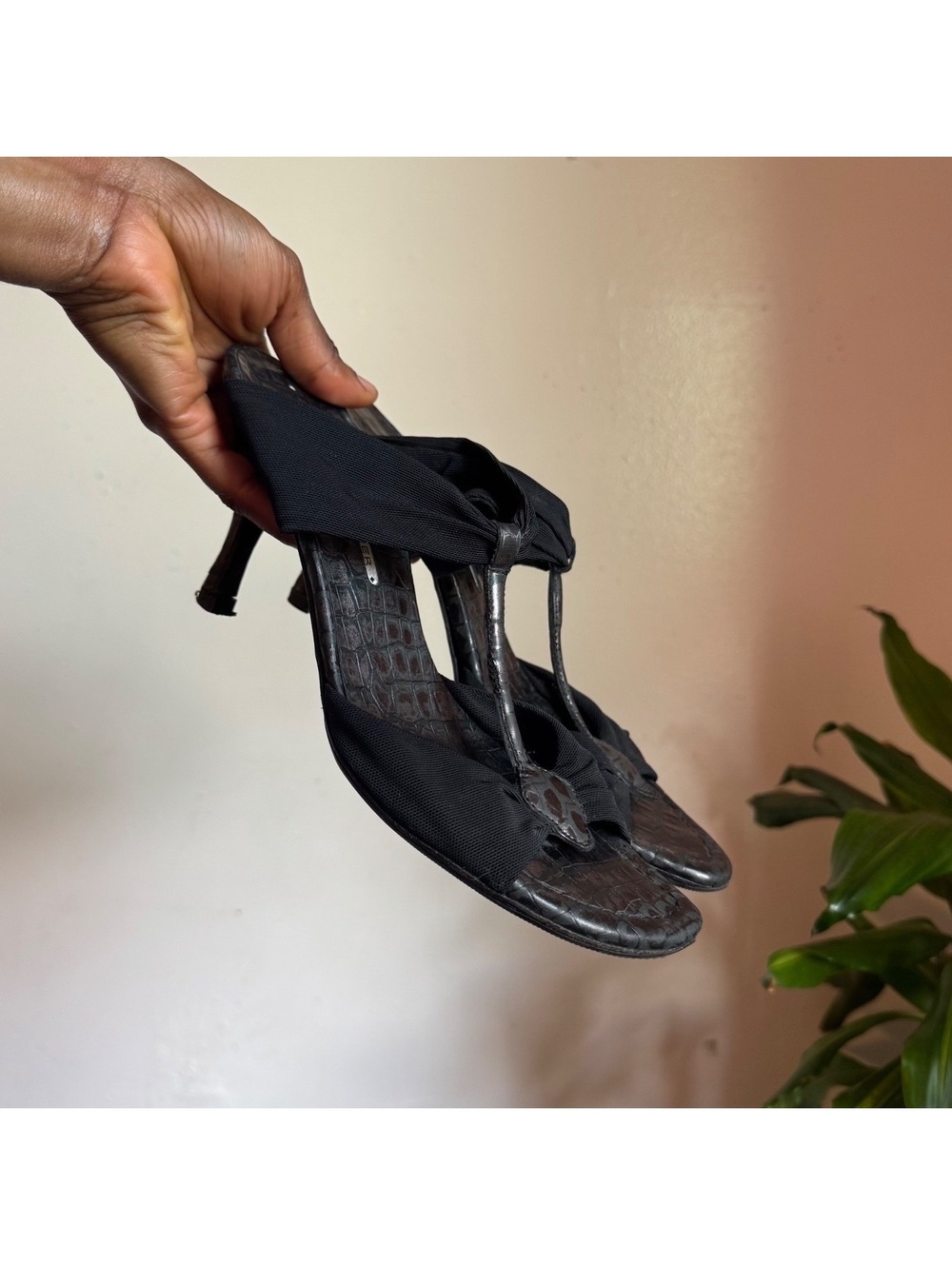 90s Donald J Pliner Croc Embossed Leather Stretch T-Strap Kitten Heels Size US 9
